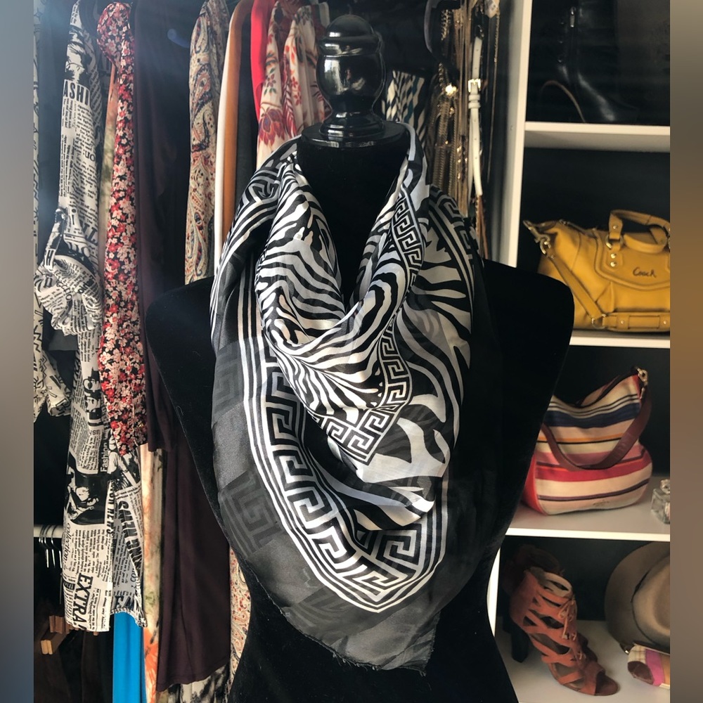 🖤 AWFH ZEBRA 🦓 SCARF 🤍